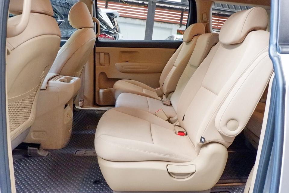 KIA GRAND CARNIVAL 2.2 LX ปี 2015 การันตีไมล์แท้ 58,xxx KM. 13