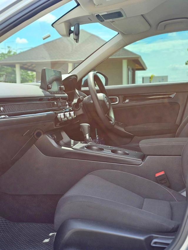 NEW HONDA CIVIC FE Sedan 4dr EL CVT FWD 1.5 Y22. สีเทา    เกียร์ออโต้  17