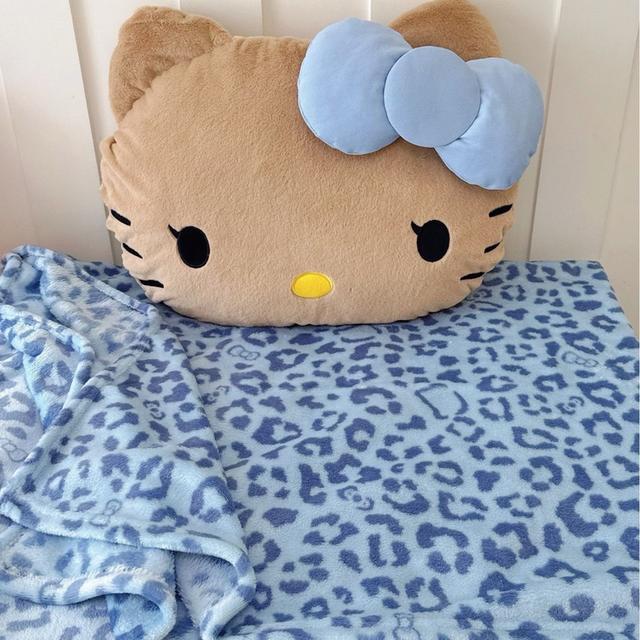 หมอนผ้าห่มลายคิตตี้น่ารักๆ