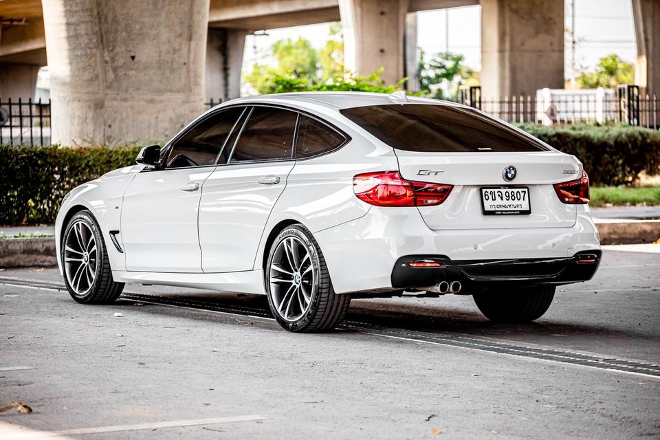 Bmw 320d GT M Sport เบาะแดง ปี 2019 สีขาว มือเดียวป้ายแดง 6