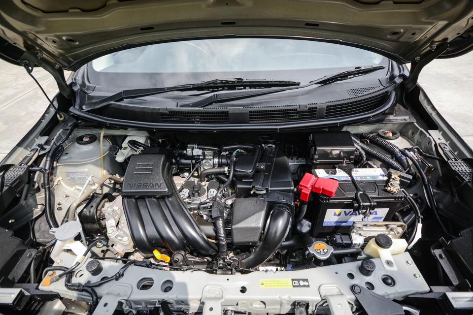 NISSAN ALMERA 2014 (โฉม 11-16) V 1.2 A/T สีดำ 6
