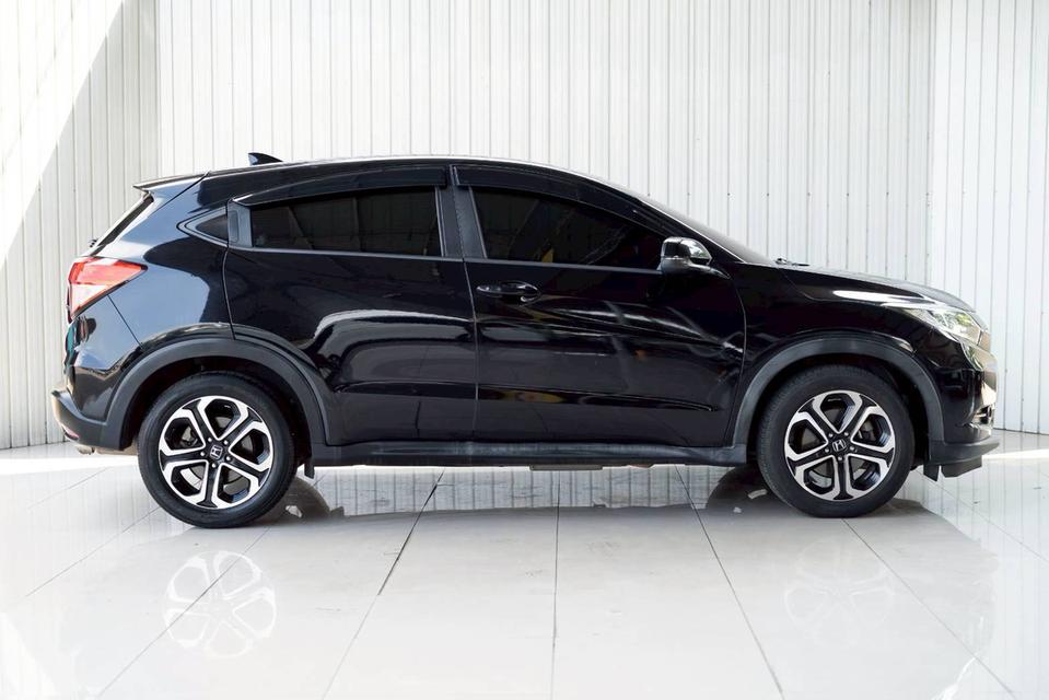 HONDA HRV 1.8 E ปี 2016 สีดำ โฉม ปี14-21 รูปย่อยที่ 4