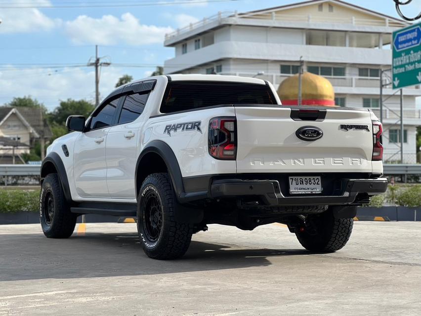 ปี 2023 FORD RANGER, 2.0 RAPTOR BI-TURBO 4WD โฉม DOUBLE CAB สีขาว เกียร์ออโต้ รูปที่ 4