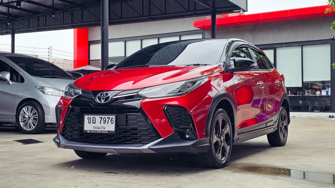 ขายรถ Toyota Yaris 1.2Sport X-Urban Hatchback ปี 2022 สีแดง เกียร์ออโต้