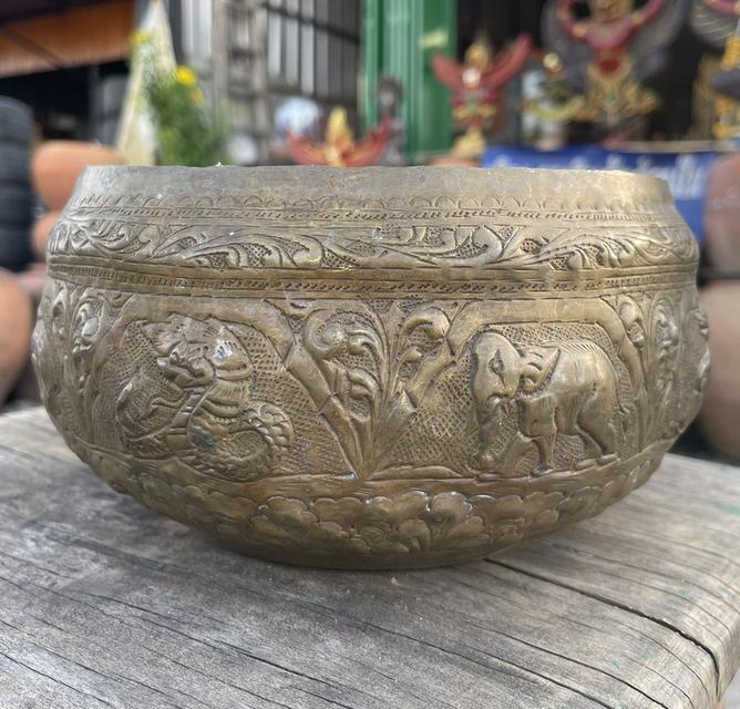 ขันทองเหลืองโบราณ ตอกลาย12ราศี ปากกว้าง8นิ้ว ขันทองเหลืองลายไทย ลายนูน
