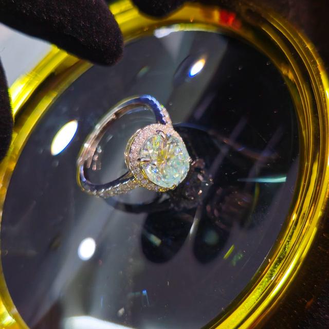 เเหวนเพชรคู่ เหมาะกับคู่รัก สวยสดใสเหมือนคู่หนุ่มสาว ใช้เป็นเเหวนงานเเต่งสวยๆ 6