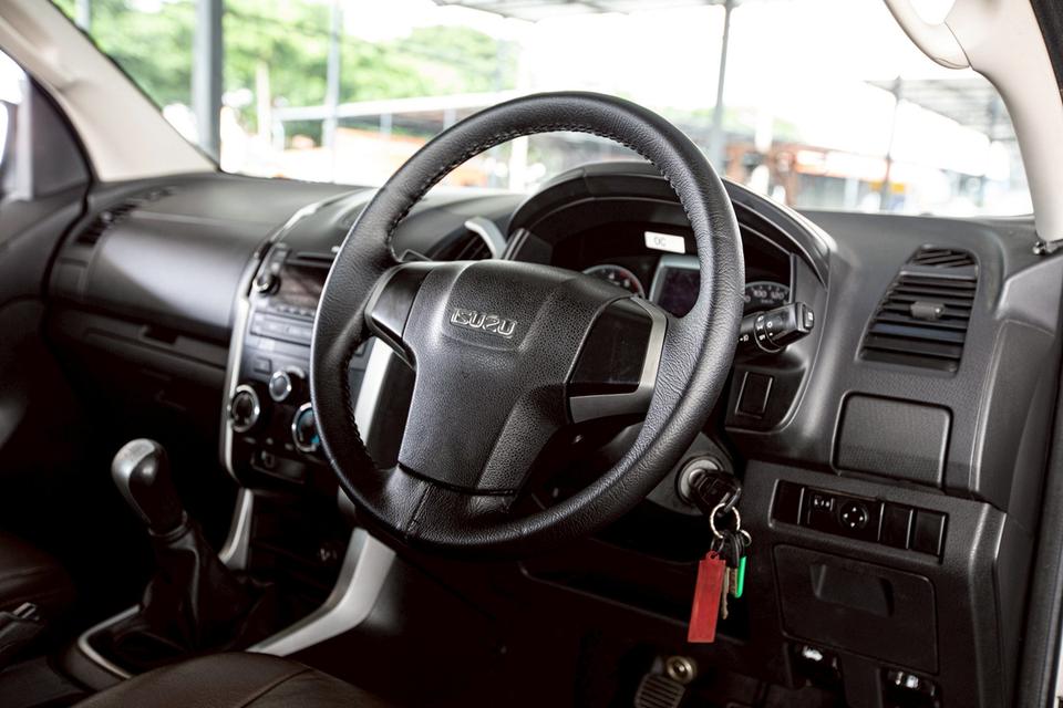 Isuzu D-Max Hi-Lander Cab4 2.5 VGS Z ท๊อป ปี 2013 เกียร์ธรรมดา 4 ประตู มือเดียวป้ายแดง 16