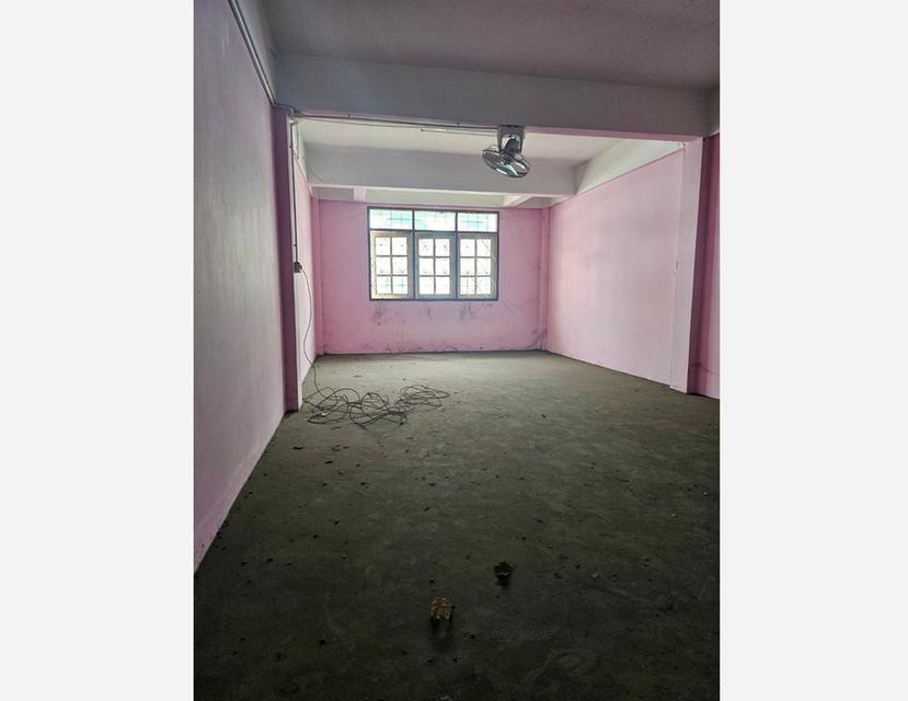 อาคารพาณิชย์แหลมฉบัง 4 ชั้น ถนนสุขุมวิท ตำบลทุ่งสุขลา ศรีราชา ชลบุรี 7