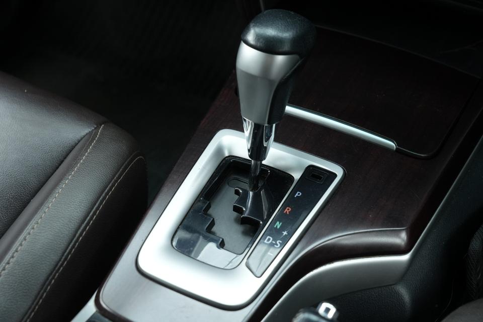 2015 TOYOTA FORTUNER 2.7 V 2WD SUV สีขาว เครื่องยนต์เบนซิน เลขไมล์ 102204 กม. 8