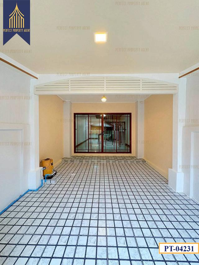 ทาวน์เฮาส์หมู่บ้านบุศรินทร์ บางบัวทองตกแต่งใหม่ราคาย่อมเยาว์ 2