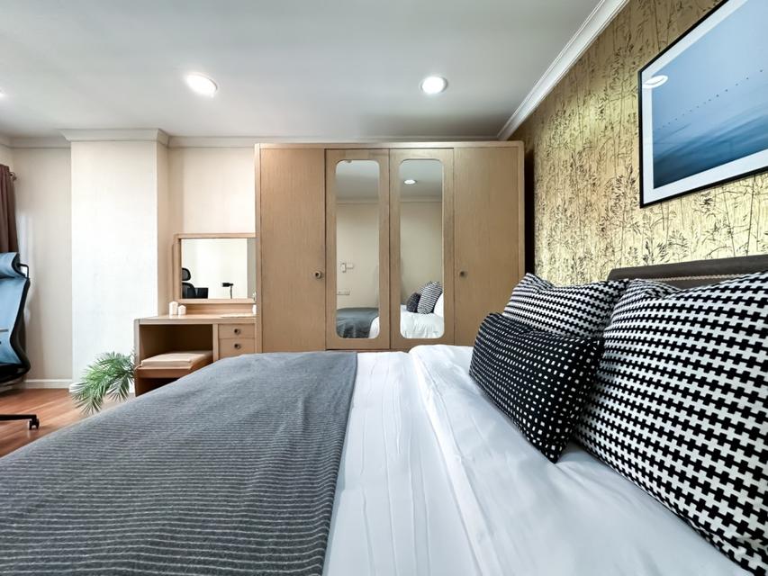ขายพร้อมผู้เช่าคอนโด Lumpini Suite Sukhumvit 41 (ลุมพินี สวีท สุขุมวิท 41) 70 ตรม. 2 นอน 2 น้ำ ชั้น 6 พร้อมเฟอร์นิเจอร์  3