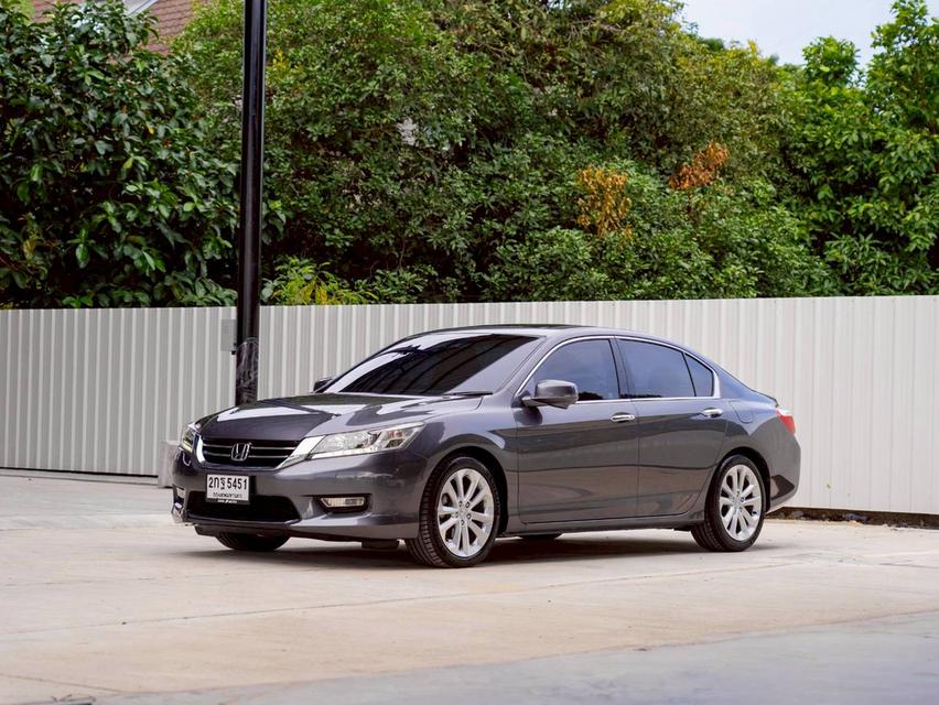 HONDA ACCORD 2.4TECH ปี 2013เจ้าของเดียว รถสวย กุญแจสำรองครบ 