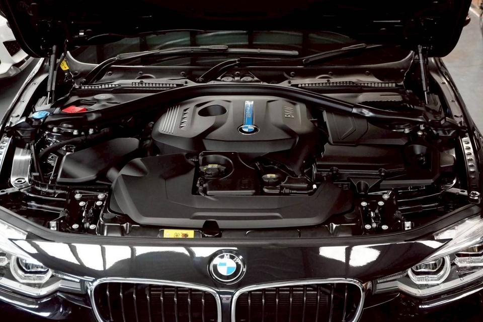 Bmw 330e iconic f30 ปี 2017 จด 2018 13