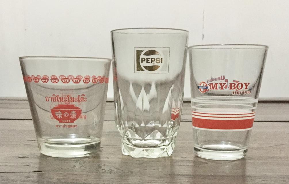แก้วสะสมเก่าเก็บ รวม 18 ใบ แก้วที่ระลึกหลายแบบหลายยี่ห้อน่าสะสม 6