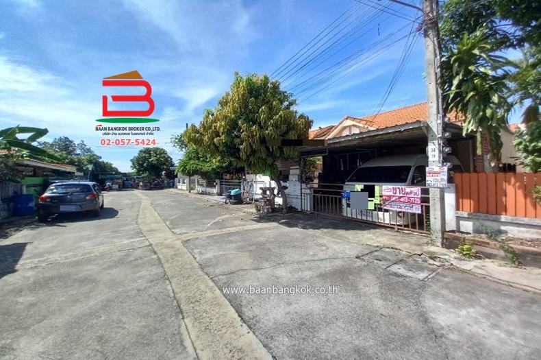บ้านเดี่ยว 1 ชั้น หมู่บ้าน นันทวัน 10 เนื้อที่ 34.9 ตรว. (ซอยเลียบวารี 37) ถนนเลียบวารี แขวงโคกแฝด เขตหนองจอก กรุงเทพฯ
