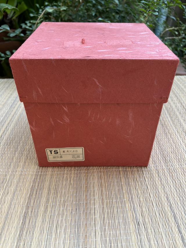 กล่องเบนโตะ 3 ชั้น พร้อมฝาปิด สีแดงวาดลายช่อดอกไม้ งานวาดมือญี่ปุ่น รูปที่ 9