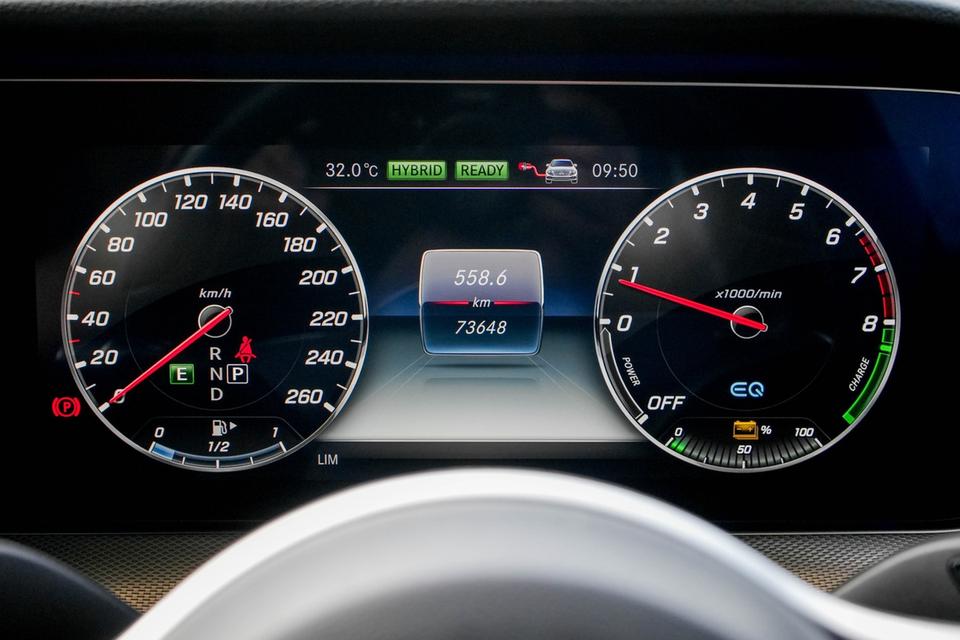 Mercedes-Benz E350e AVANTGARDE ปี 2019ไมล์ 73,xxx km.มาในราคาเพียง 739,000 บาท รูปที่ 15