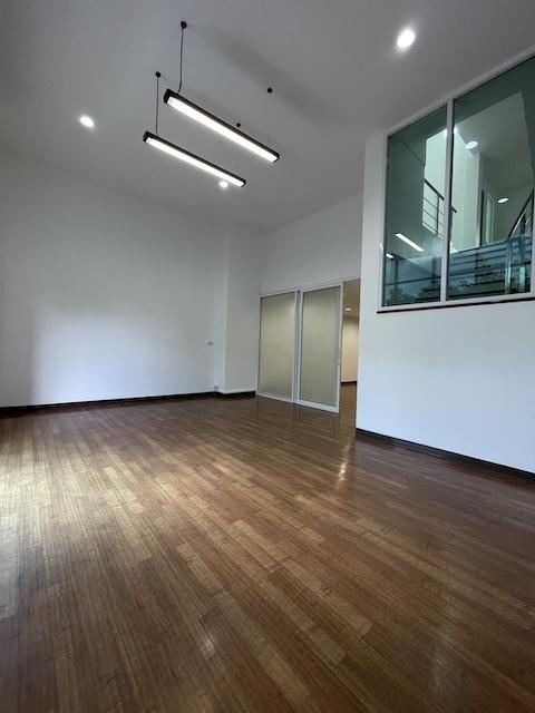 ให้เช่า อาคาร โฮมออฟฟิศ 3.5 ชั้น ทาวน์อินทาวน์ 11 ลาดพร้าว 94 7