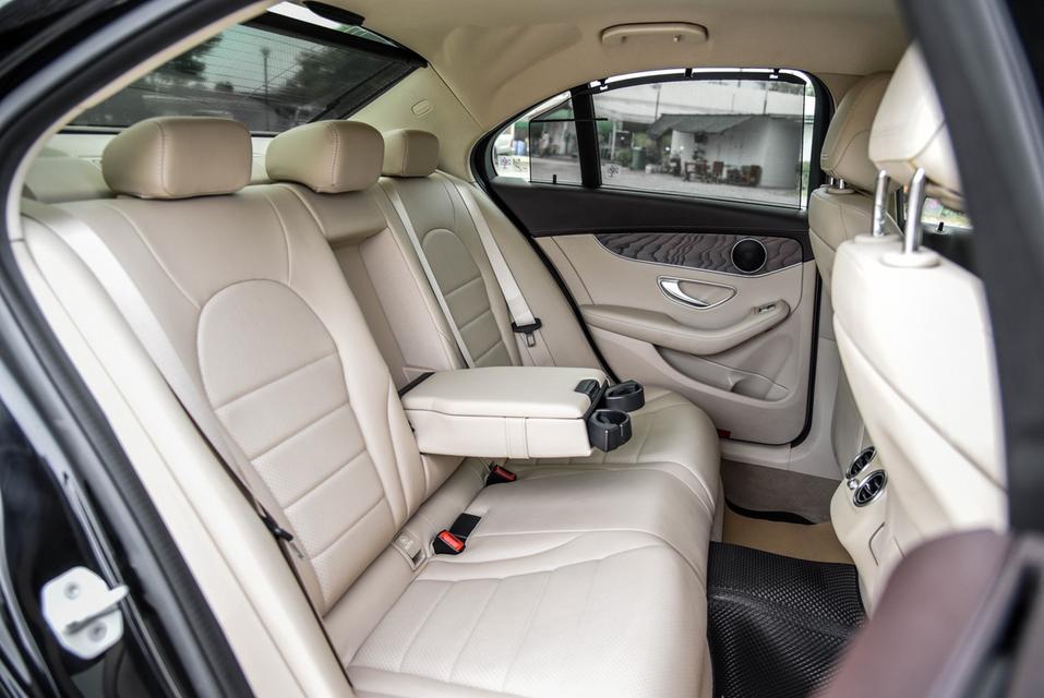 รหัสรถ CBL6535 Mercedes-Benz C350e 2.0 Exclusive AT 2017 10