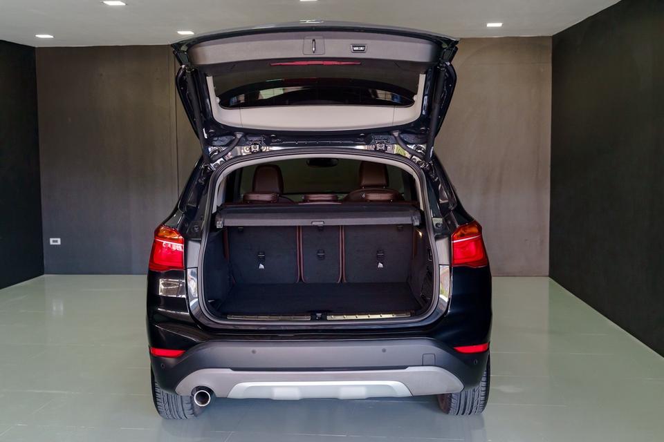 BMW X1 sDrive18d xLine (F48) รถบ้านมือเดียว วิ่งเพียง 10x,xxx โลเท่านั้น เข้าศูนย์ทุกระยะการใช้งาน ปี 2017 Dieselสภาพสวยมากกกก 10