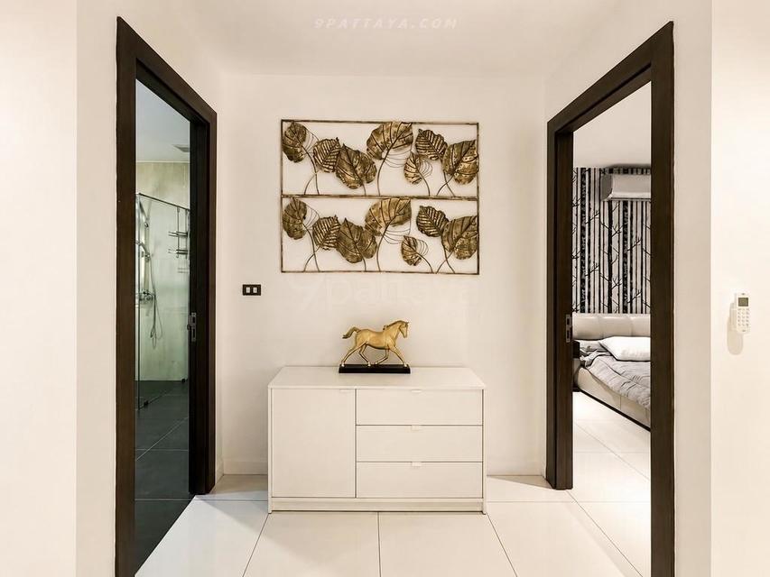 For Rent — Condo at The Point Pratumnak CondominiumCondo for yearly rent at The Point Pratumnak Condominium. Spacious unit on the 5th floor, ready 4