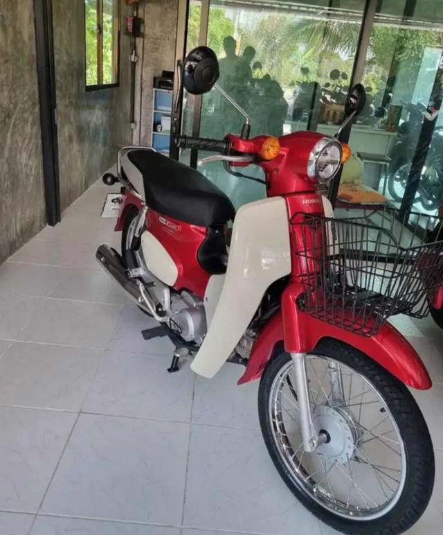 Honda super Cub สีแดงง 3