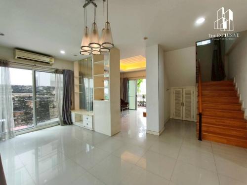 ขายบ้านเดี่ยว บุราสิริ วัชรพล | แสนสิริ บ้าน 2 ชั้น ถนนเมน หน้าบ้านไม่ชนใคร เป็นส่วนตัวสูง 13