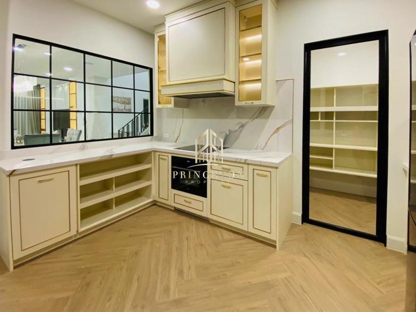 Luxury House For Sale or Rent Nantawan Rama 9 New Krungthep Kreetha Near Wellington International School 5