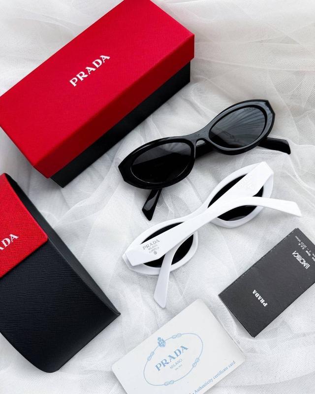 แว่นกันแดดPrada