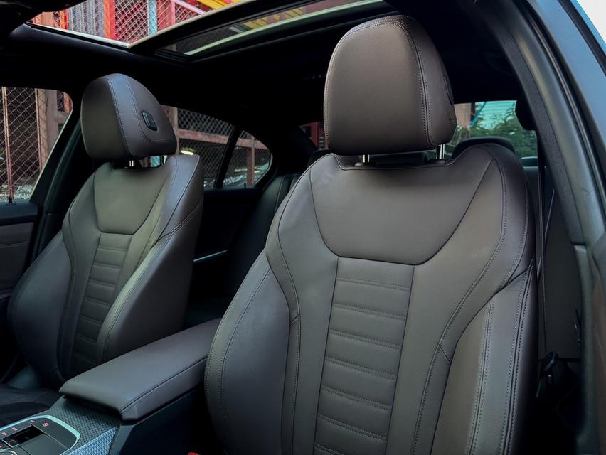 รหัสรถ MCA2889 BMW 330e M Sport LCI 2023 14