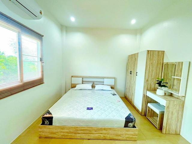 วัดเขาทอง 600 ม. พยุหะคีรี พร้อมเฟอร์ฯ ตลาดเขาทอง 900 ม ใกล้ ม.มหิดล นครสวรรค์ 800 ม. บ้านใหม่ 2 ชั้นสภาพสวย 3 นอน 3 น้ำ 5