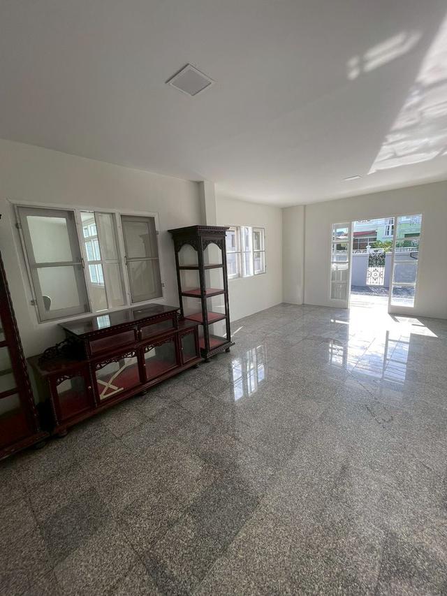 ขาย : บ้านเดี่ยว 2 ชั้น เนื้อที่ 49.9 ตรว.( ถนนเมน )  หมู่บ้านเคซี กรีนวิลล์ ถนนมิตรไมตรี 10/1 5