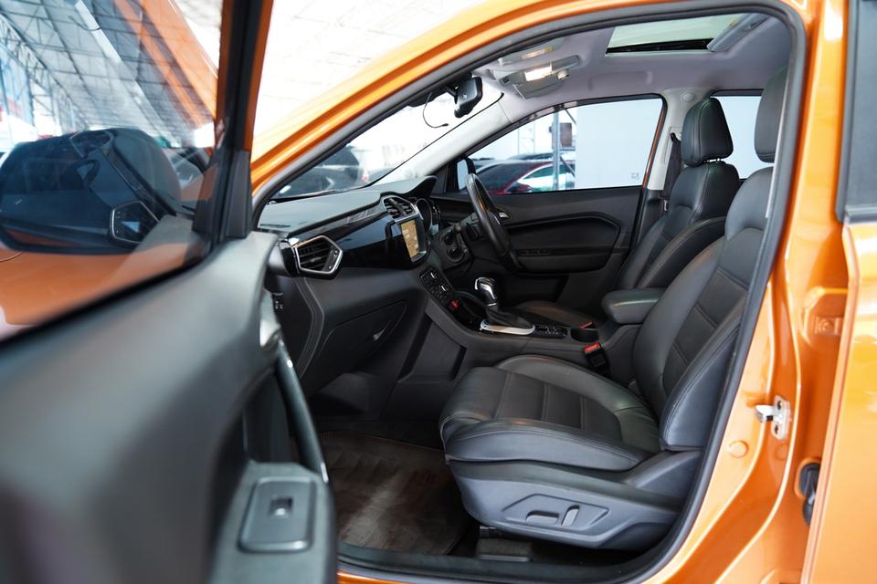 MG GS 2.0 T X AT4WD ปี 2016 จด 2017 สีส้ม ดำ 5