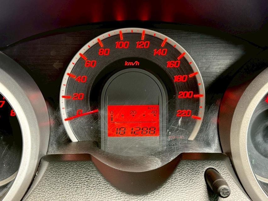  HONDA JAZZ 1.5V i-VTEC 2013 สีฟ้า MINOR CHANGE มือเดียว 9