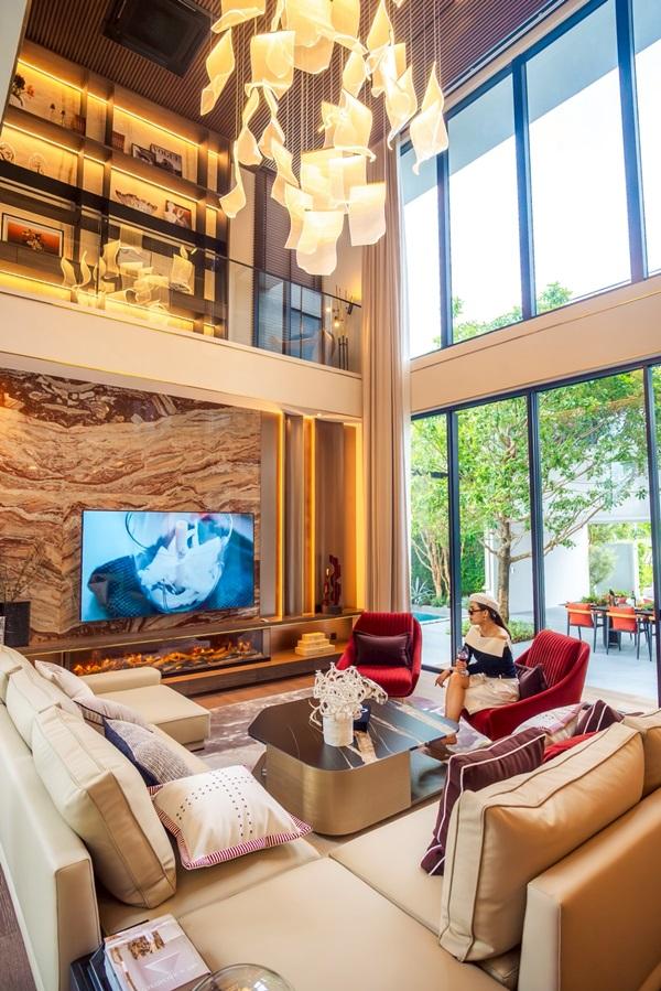 ขาย VIVE Krungthep Kreetha บ้านเดี่ยว 3 ชั้น พร้อมลิฟต์ส่วนตัว 4 ห้องนอน 6 ห้องน้ำ ราคาพิเศษ โทร 0818119186 5