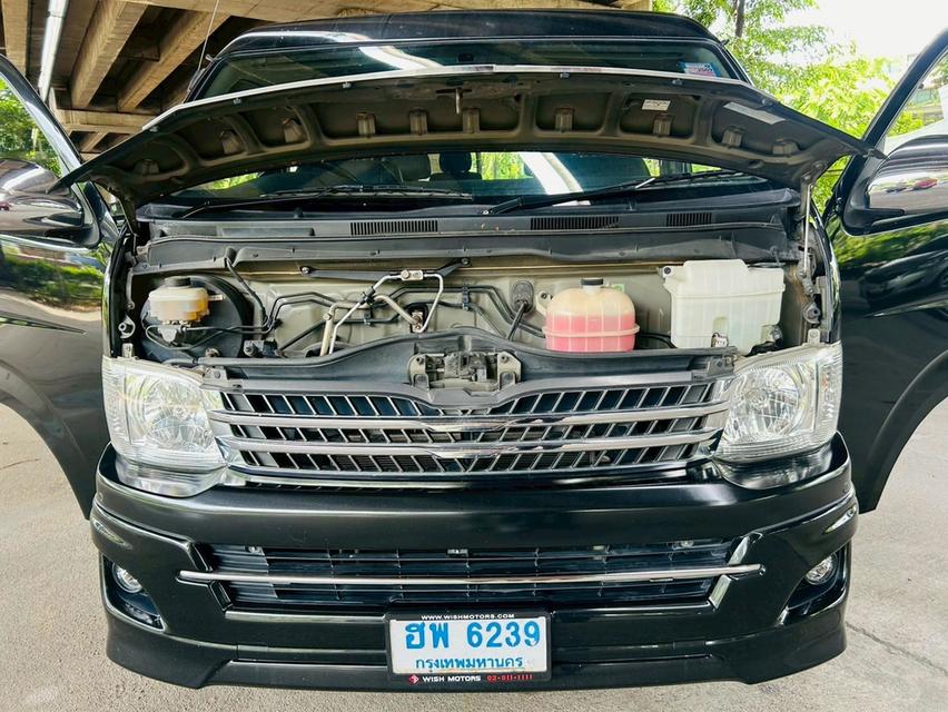 Toyota Ventury 2.7 V AT 2012 19