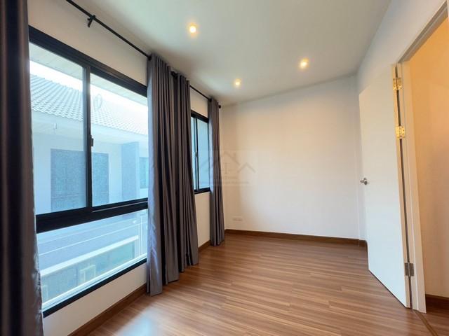 ขายทาวน์โฮม 3 ชั้น 181 ตรม. หมู่บ้าน ศุภาลัย เอสเซ้นส์ ลาดพร้าว 107 ใกล้รถไฟฟ้าสีเหลือง **ไม่เคยเข้าอยู่ 3