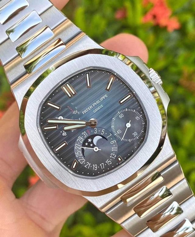 Patek Philippe Nautilus 5712/1A 2016 1