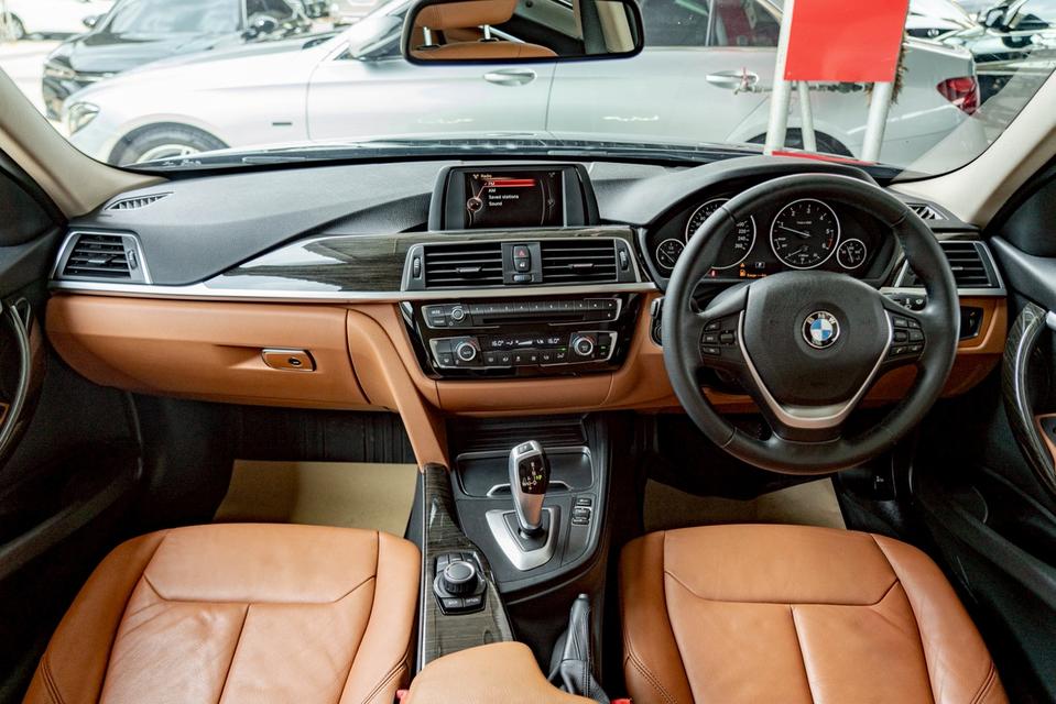 รหัสรถ NP2585 รุ่นรถ : BMW 320d ICONIC LCIปีรถ : 2016 รูปที่ 14