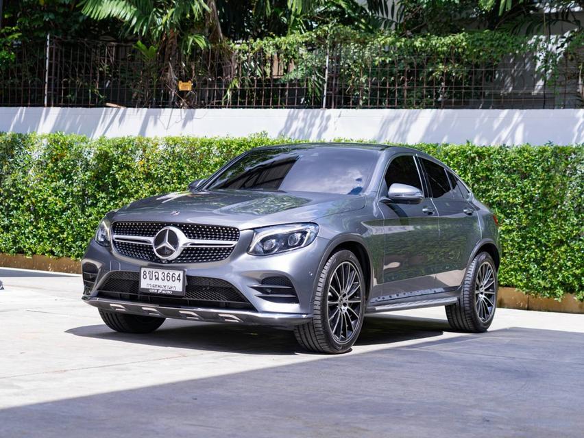 Mercedes-Benz GLC250 COUPE AMG PLUS 4MATIC (W253) ปี 2018 สีเทา รถบ้านเจ้าของเดียวยางใหม่