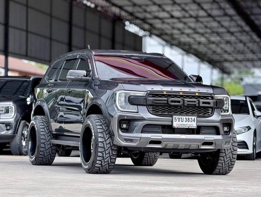 FORD EVEREST 2.0 TURBO SPORT +PACKAGE 2024Everest โฉมใหม่ แต่งเต็มหล่อจัด ล้อล้น ยาง TOYO กระจัง FORD หล่อจบ