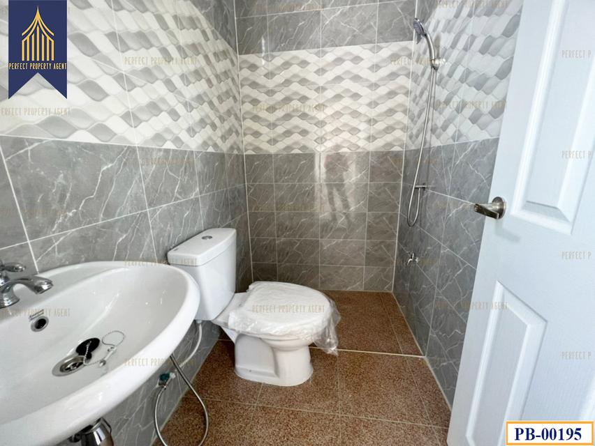 ขายอาคารพาณิชย์ สร้างใหม่ พร้อมอยู่ ค้าขายได้ ทรัพย์บุญชัย ศรีนครินทร์ ใกล้รถไฟฟ้า 14