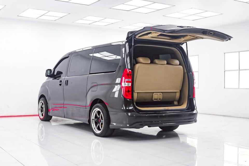 HYUNDAI H1 2.5 DELUXE AT 2017รถตู้ VIP 11 ที่นั่ง นั่งสบาย เดินทางทั้งครอบครัว รูปที่ 5