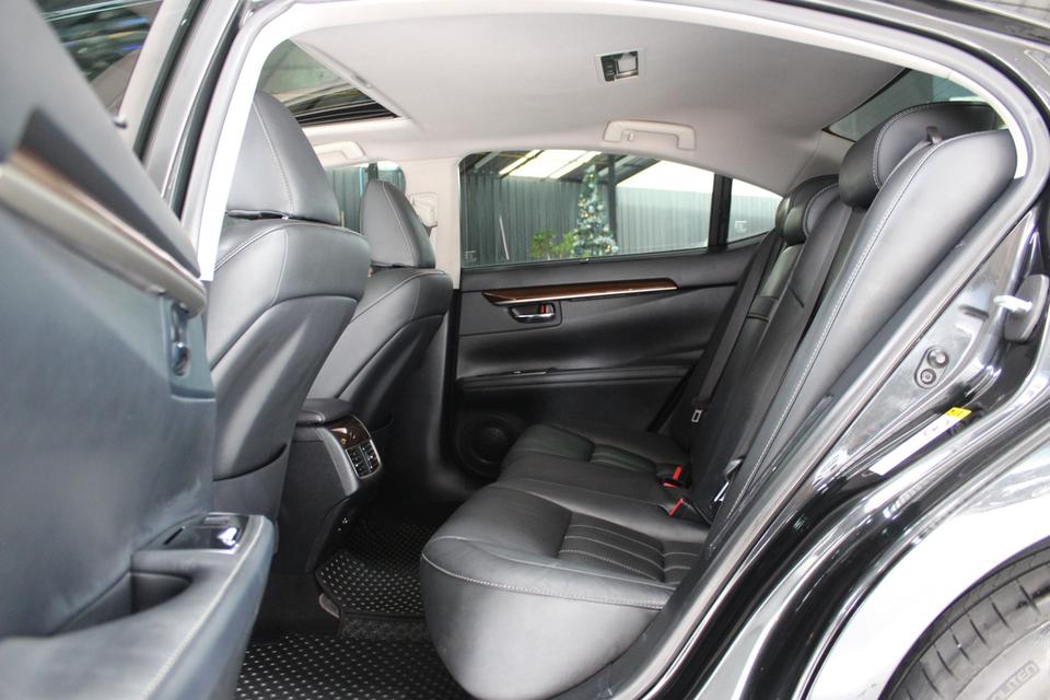 รหัสรถ JRS5482 Lexus ES300h ปี 2017 18