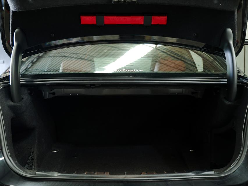 2016 BMW 320d 2.0 F30 (ปี 11-16) M Sport Sedan AT B1740 รูปที่ 19