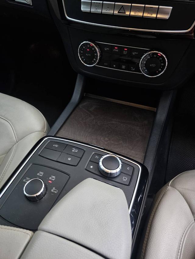 Mercedes-Benz GLE 500 e 4MATIC (W166) ปี 2016 9