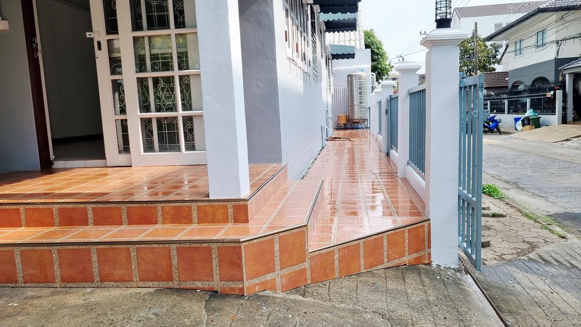 บ้านทาวน์เฮ้าส์ 3 ชั้น 5