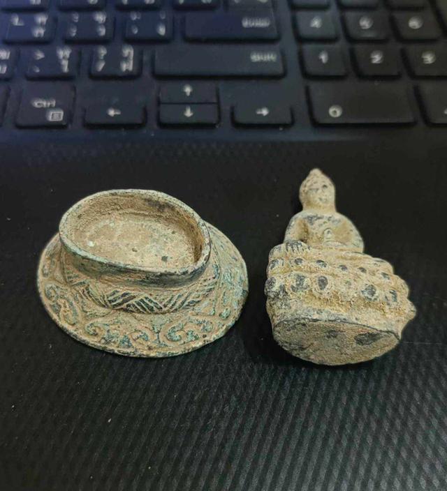 พระกริ่ง พระกรุเนื้อสัมฤทธิ์ ฐานถอดได้ กริ่งดัง สวยมาก เก่า หายาก น่าบูชา รูปที่ 6
