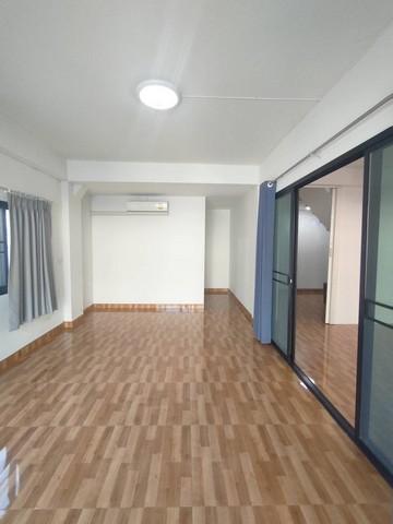 ให้เช่าบ้านเดี่ยว2ชั้นย่านโชคชัย4ลาดพร้าวลาดพร้าววังหินเสนานิคมใกล้MRTโชคชัย4ที่จอดรถ 5 คัน เหมาะอยู่อาศัยและทำโฮมออฟฟิศ 4