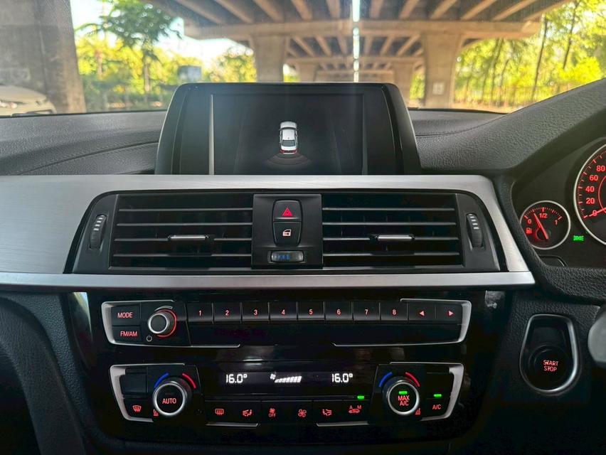 2018 BMW 330e 2.0 AT รูปที่ 14